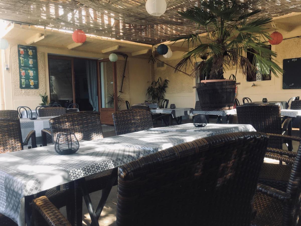 Auberge Du Relais D Auniac Hotel Bar Restaurant Piscine Anglars-Nozac Exteriör bild